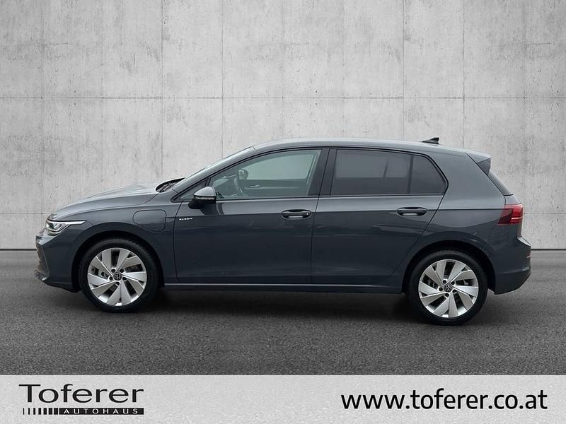 Neu VW Golf VIII 204 PS (150 kW) 2026 Mittelgrau  metallic
