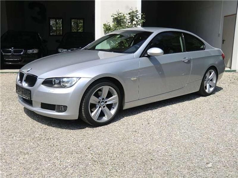 Gebraucht BMW 320 M Sport 170 PS (125 kW) 2009 Silber metallic Coupé