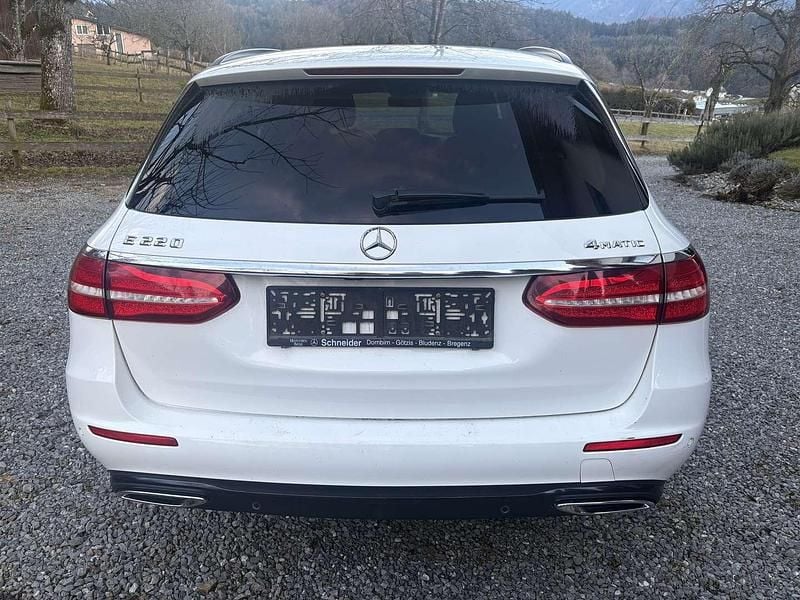 Gebraucht Mercedes E220 194 PS (142 kW) 2017 Kombi