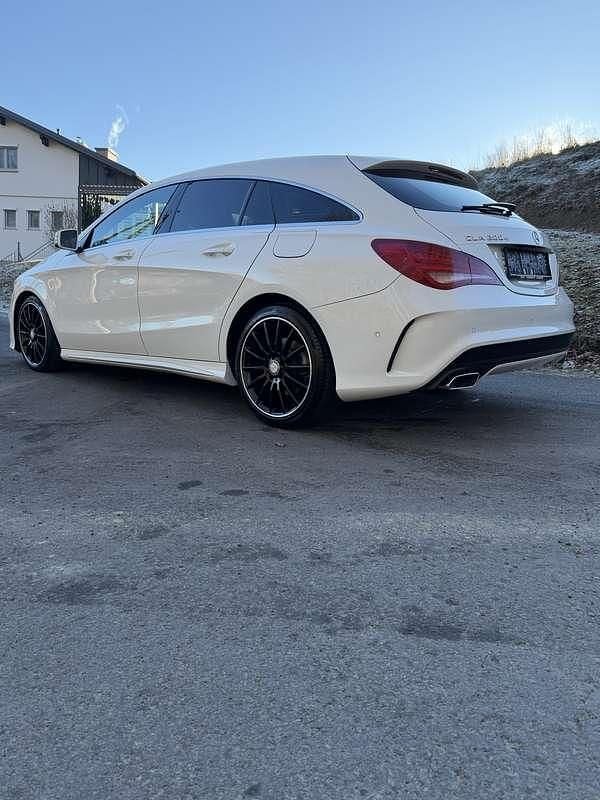 Gebraucht 2016 Mercedes CLA200 Shooting Brake Kombi | € 11.899 (Teuer) - Bild 1/4