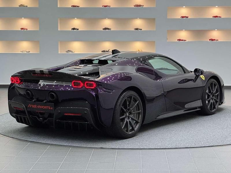 Gebraucht Ferrari SF90 1001 PS (736 kW) 2023 Violett Coupé