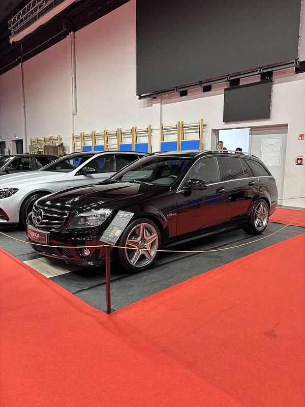 Schwarz Gebraucht 2011 Mercedes C63 AMG AMG Kombi | € 47.770 - Bild 1/4