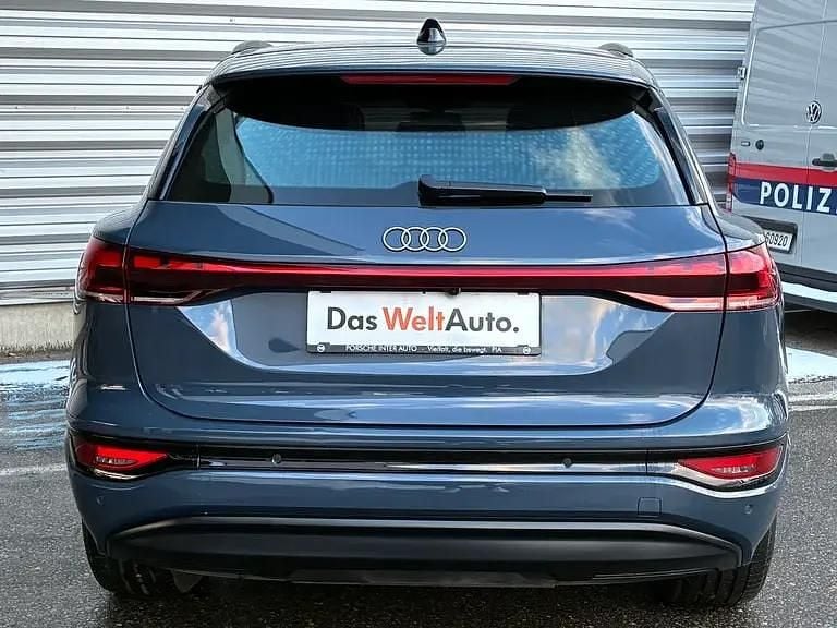 Gebraucht Audi Q6 e-tron Business 284 kW (387 PS) 2024 Dunkelblau  metallic SUV