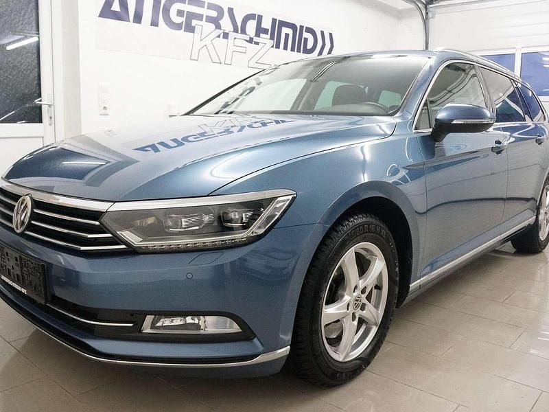Gebraucht VW Passat Highline 150 PS (110 kW) 2018 Blau Kombi