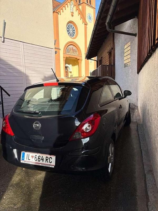 Gebraucht Opel Corsa 69 PS (50 kW) 2012 Limousine