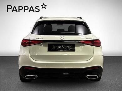 Gebraucht Mercedes GLC220 197 PS (144 kW) 2024 Weiß SUV