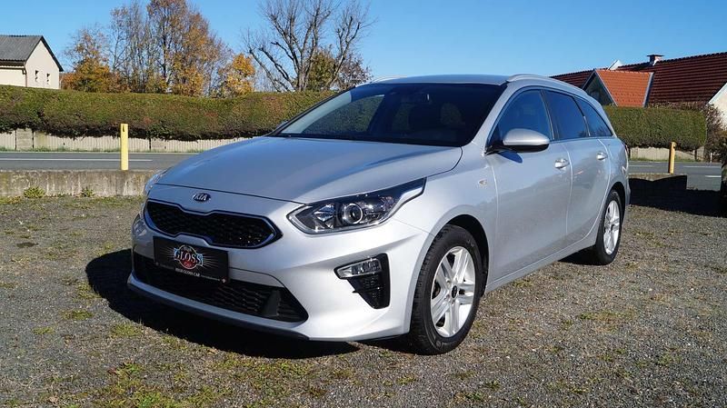 Silber Gebraucht 2021 Kia Ceed Sportswagon Silver Kombi | € 13.980 (Guter Preis) - Bild 1/4
