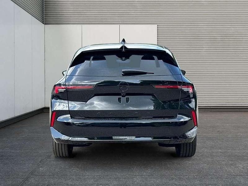 Neu Opel Astra 131 PS (96 kW) 2025 Schwarz Limousine