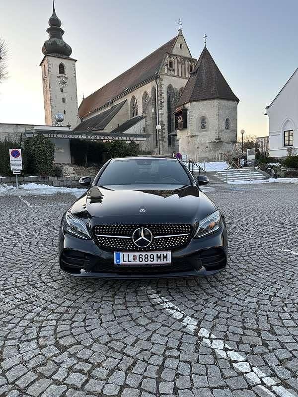 Gebraucht Mercedes C200 160 PS (117 kW) 2019 Schwarz Limousine