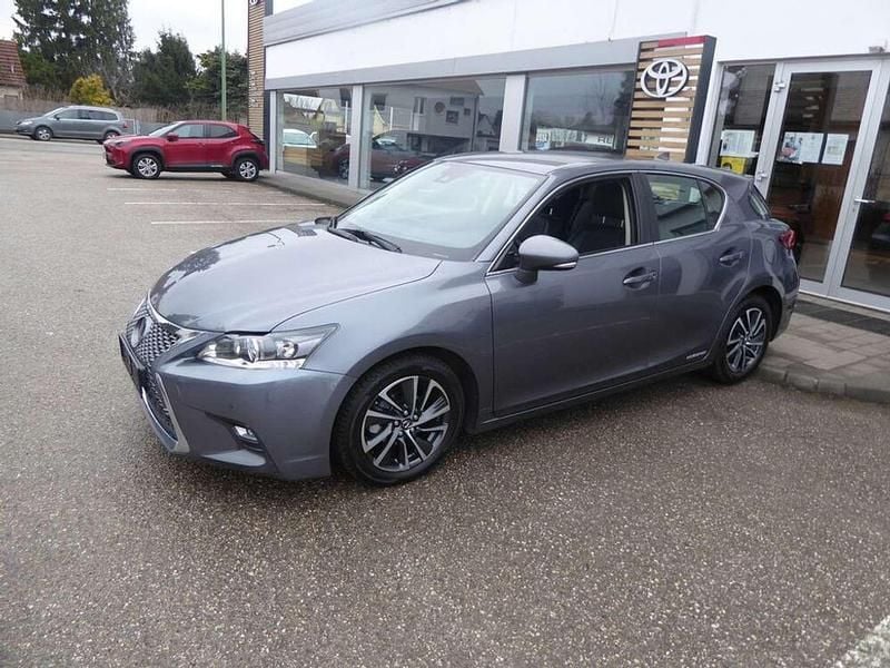 Gebraucht Lexus CT200h Executive Line 99 PS (72 kW) 2020 Grau Limousine