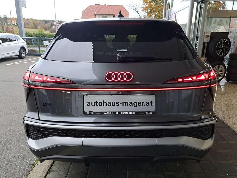 Neu Audi Q3 S-Line 272 PS (200 kW) 2025 Mittelgrau  metallicperleffekt SUV