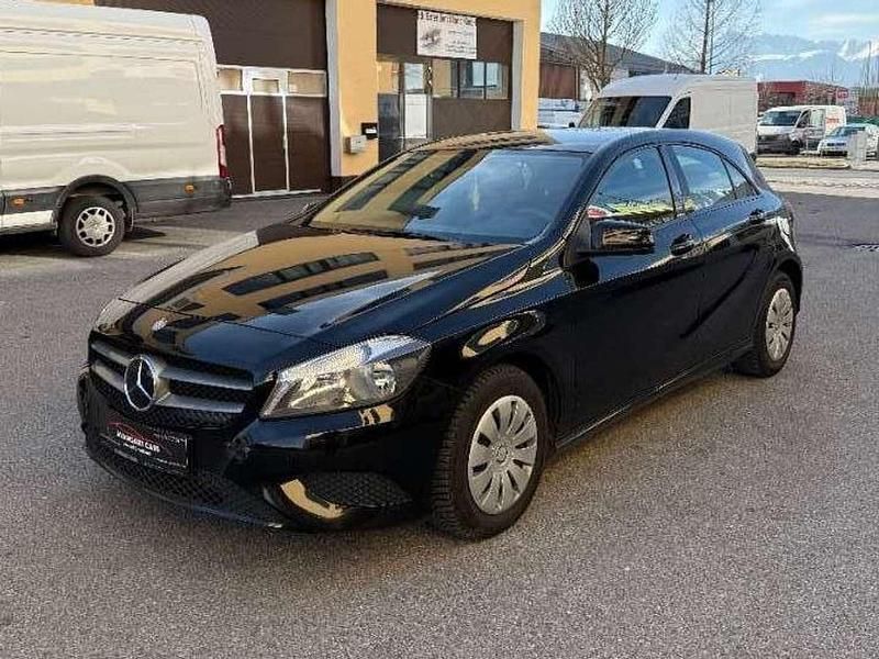 Gebraucht Mercedes A180 122 PS (89 kW) 2013 Schwarz Kleinwagen
