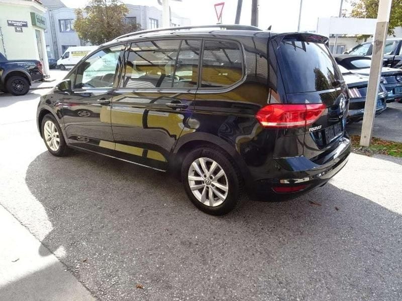 Gebraucht VW Touran Comfortline 116 PS (85 kW) 2017 Schwarz Van / Kleinbus