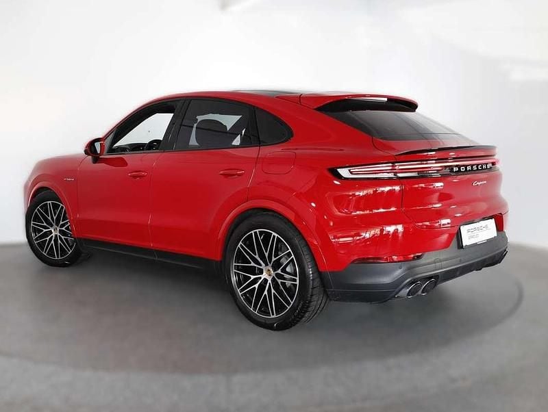 Gebraucht Porsche Cayenne 470 PS (345 kW) 2024 Dunkelrot  metallic SUV