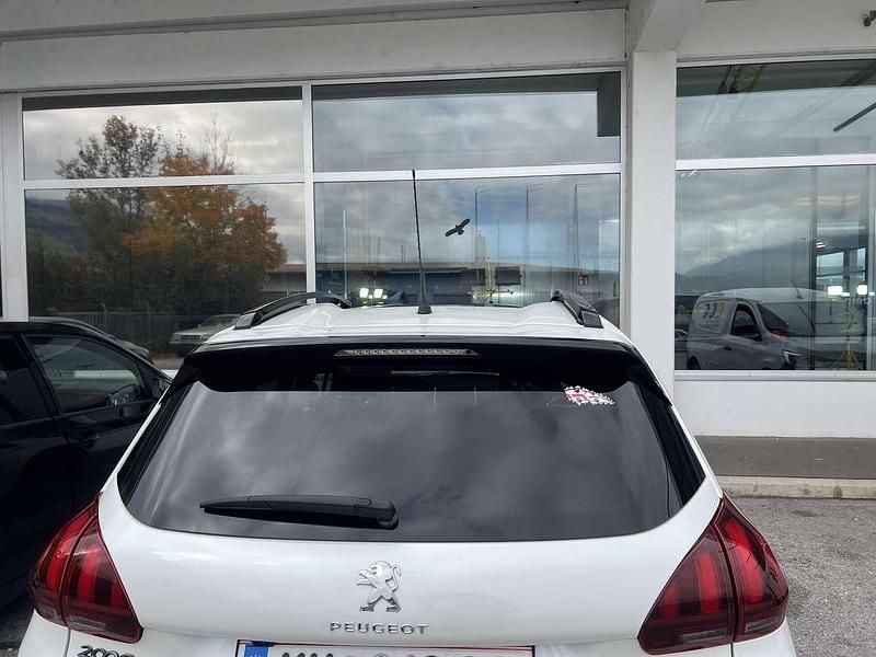 Weiß Gebraucht 2017 Peugeot 2008 GT-line SUV | € 12.500 (Fairer Preis) - Bild 1/4