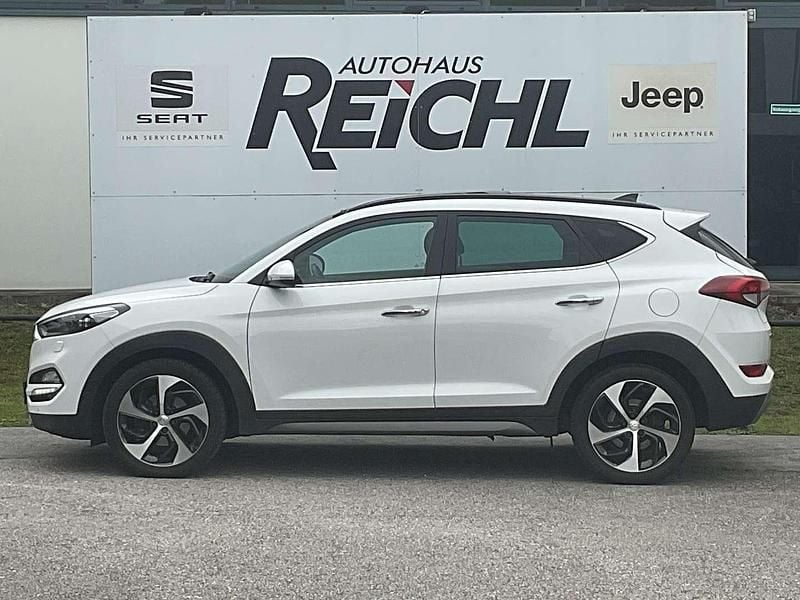 Weiss normal Gebraucht 2018 Hyundai Tucson SUV | € 17.990 (Fairer Preis) - Bild 1/4
