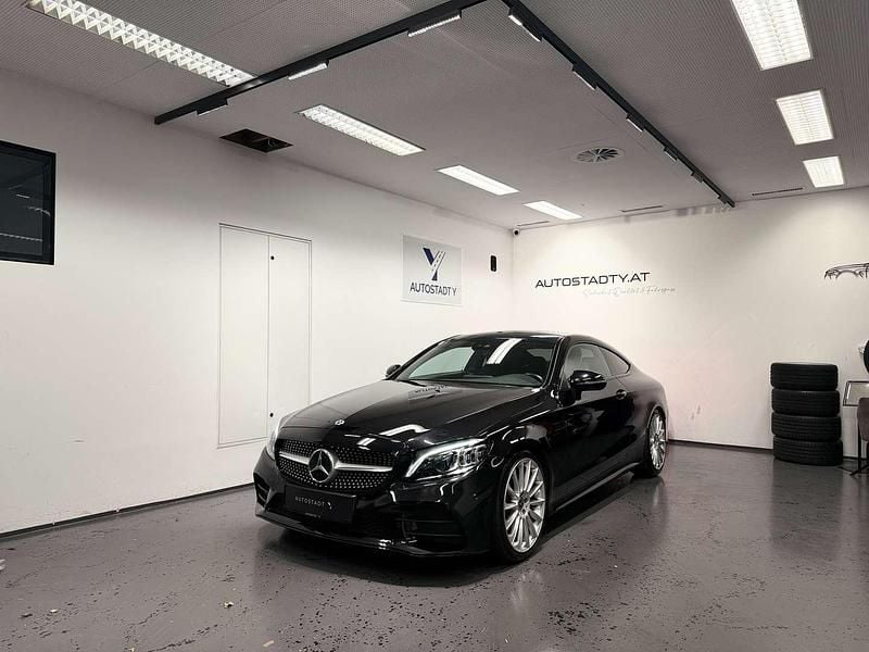 Schwarz Gebraucht 2020 Mercedes C220 AMG line Coupé | € 35.950 (Fairer Preis) - Bild 1/4
