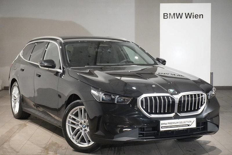 Saphirschwarz Gebraucht 2025 BMW 520 Efficient Dynamics | € 59.885 (Superpreis) - Bild 1/1