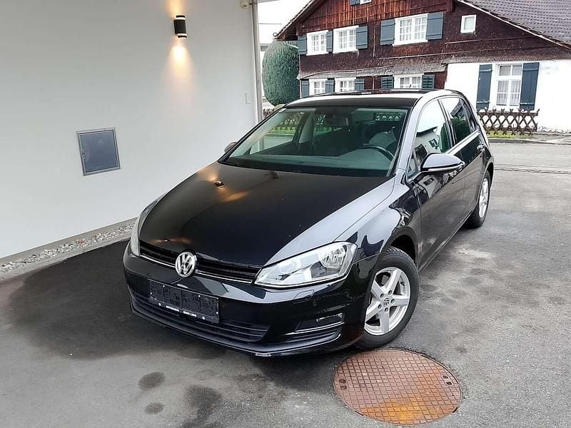 Gebraucht VW Golf VII Comfortline 110 PS (80 kW) 2017 Limousine