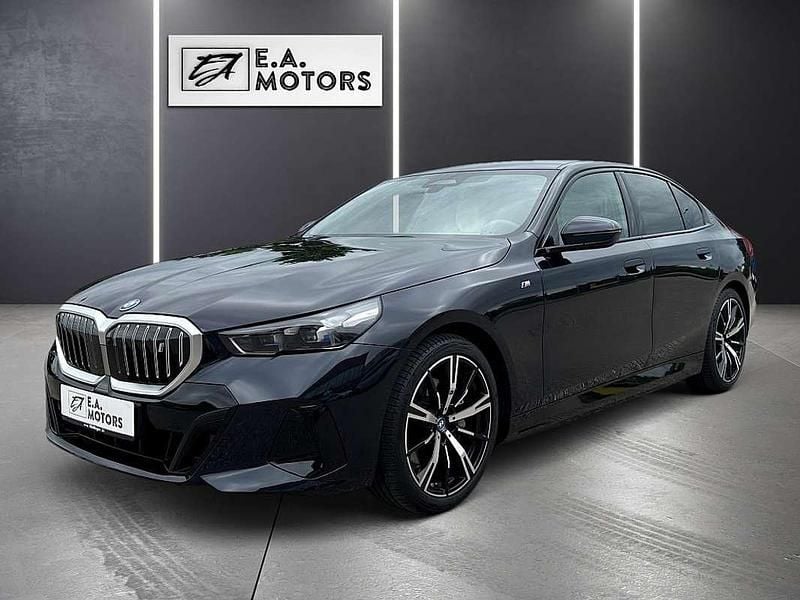 Schwarz Gebraucht 2024 BMW i5 M Sport Limousine | € 56.990 - Bild 1/4
