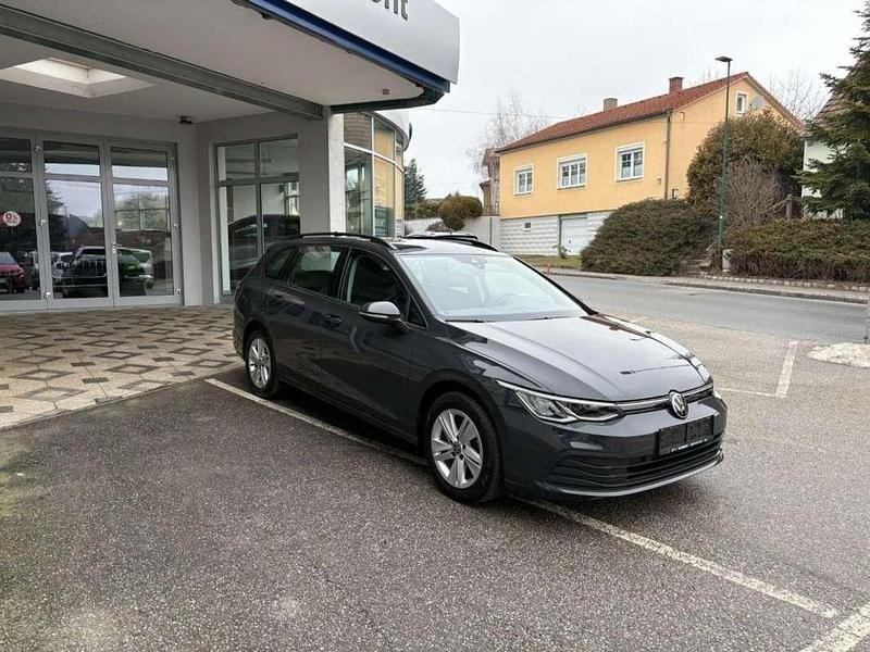 Gebraucht VW Golf VIII Life 116 PS (85 kW) 2023 Grau Kombi