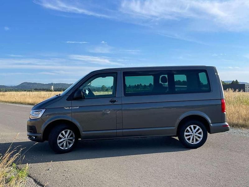 Grau Gebraucht 2019 VW Multivan Van | € 32.000 (Guter Preis) - Bild 1/4