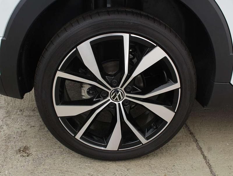 Gebraucht VW T-Cross Sport 116 PS (85 kW) 2025 Weiss  normal SUV