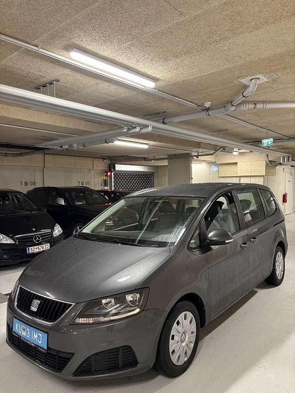 Grau Gebraucht 2010 Seat Alhambra Ecomotive Van / Kleinbus | € 6.990 (Fairer Preis) - Bild 1/4