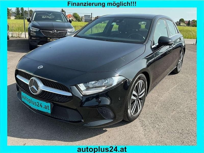 Schwarz Gebraucht 2019 Mercedes A200 Limousine | € 19.950 (Guter Preis) - Bild 1/4