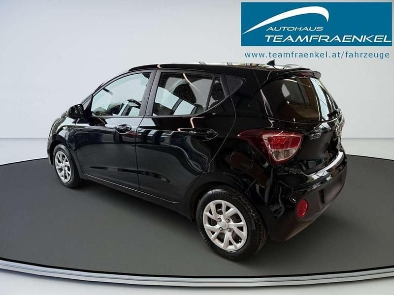 Gebraucht Hyundai i10 Comfort 65 PS (47 kW) 2017 Schwarz Kleinwagen