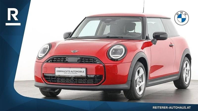 Rot (chili red) Gebraucht 2024 Mini Cooper Kleinwagen | € 31.390 (Fairer Preis) - Bild 1/1