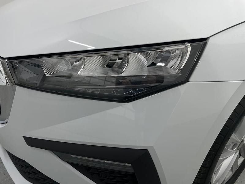 Neu Skoda Scala Selection 95 PS (69 kW) 2026 Weiss  metallic Kleinwagen