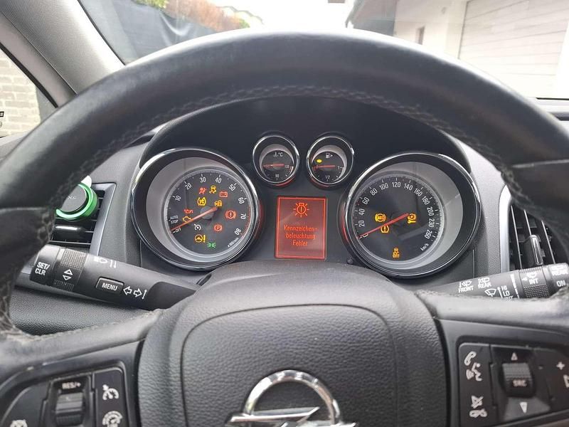 Gebraucht Opel Astra Edition 120 PS (88 kW) 2015 Grau Kombi