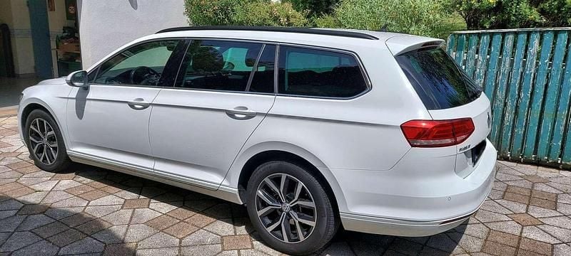 Gebraucht VW Passat Comfortline 120 PS (88 kW) 2018 Weiß Kombi