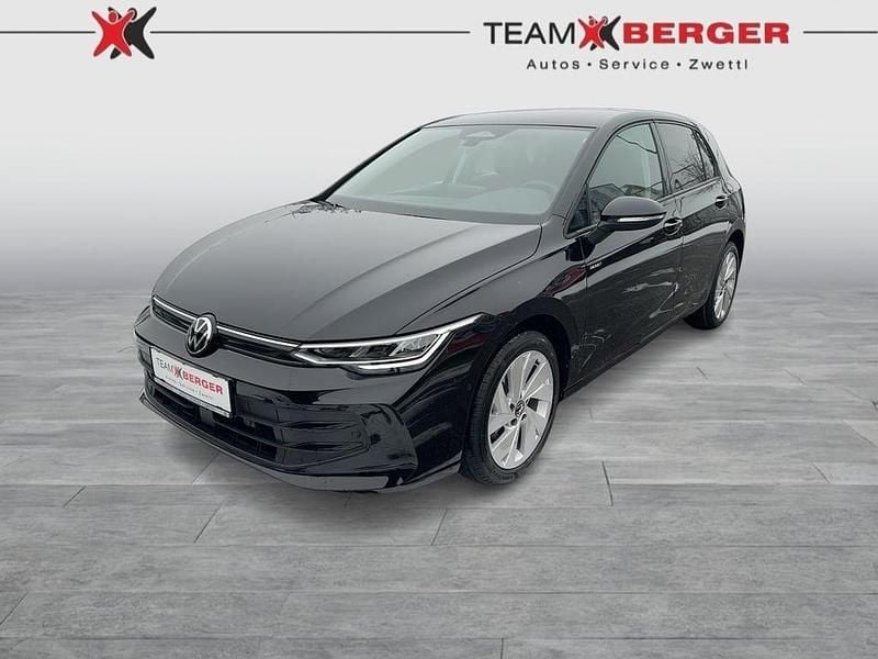 Neu VW Golf VIII 115 PS (84 kW) 2026 Schwarz  metallic