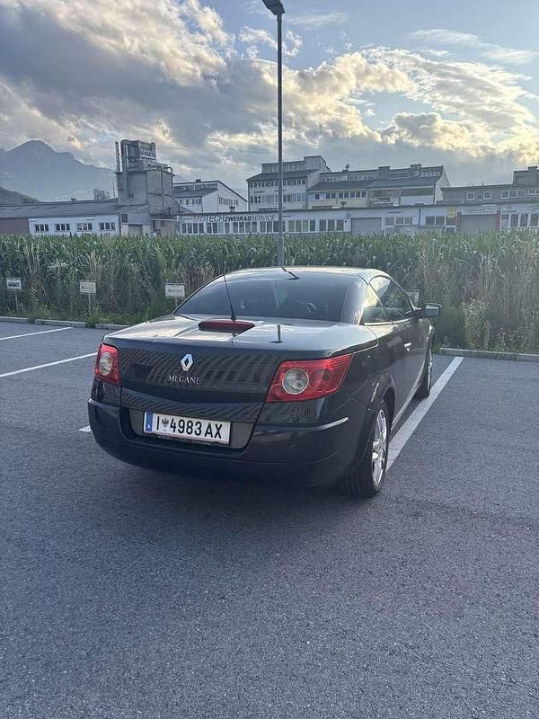 Schwarz Gebraucht 2005 Renault Mégane Cabriolet Dynamique Cabrio | € 3.100 - Bild 1/4