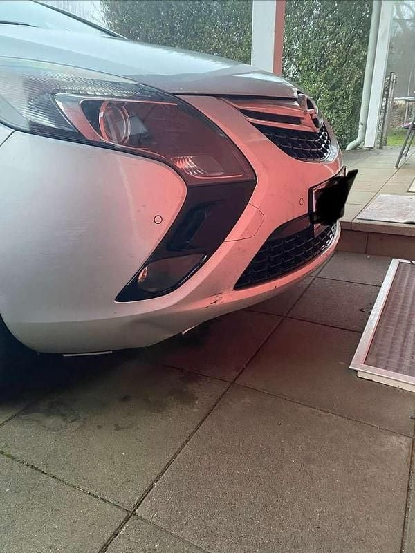 Silber Gebraucht 2015 Opel Zafira Tourer Van / Kleinbus | € 5.500 (Guter Preis) - Bild 1/4