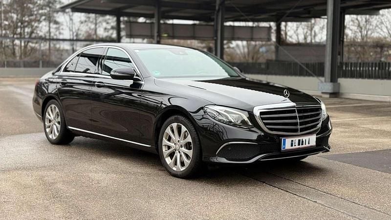 Gebraucht Mercedes E350 Avantgarde 258 PS (189 kW) 2016 Schwarz Limousine