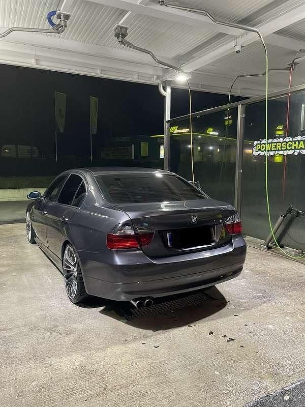 Gebraucht BMW 325 197 PS (144 kW) 2006 Limousine