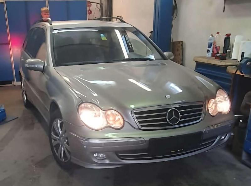 Gebraucht 2004 Mercedes C320 Avantgarde Kombi | € 5.400 - Bild 1/4