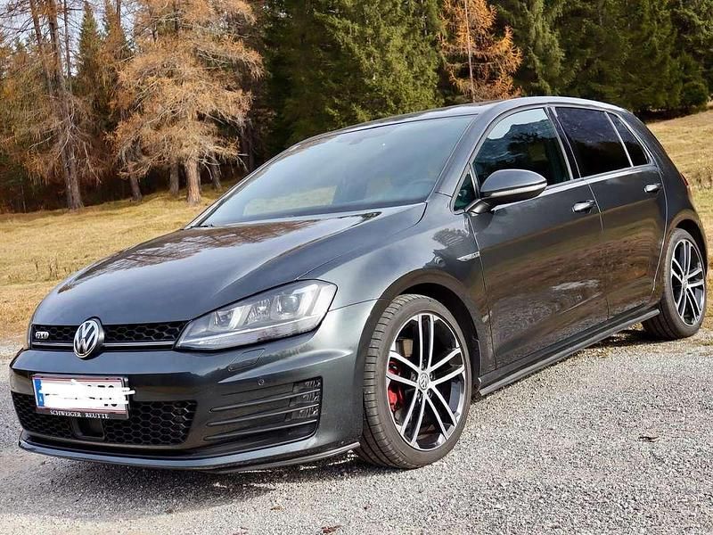 Grau Gebraucht 2017 VW Golf GTD Limousine | € 16.800 (Fairer Preis) - Bild 1/4