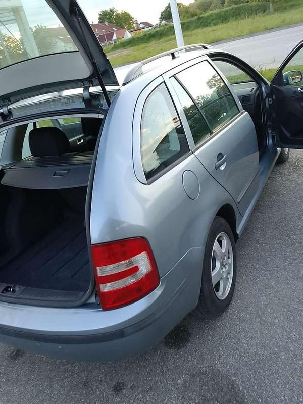 Gebraucht Skoda Fabia Classic 64 PS (47 kW) 2005 Grau Kleinwagen