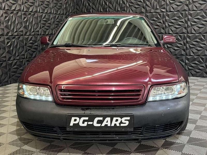 Gebraucht Audi A4 90 PS (66 kW) 1996 Rot Limousine