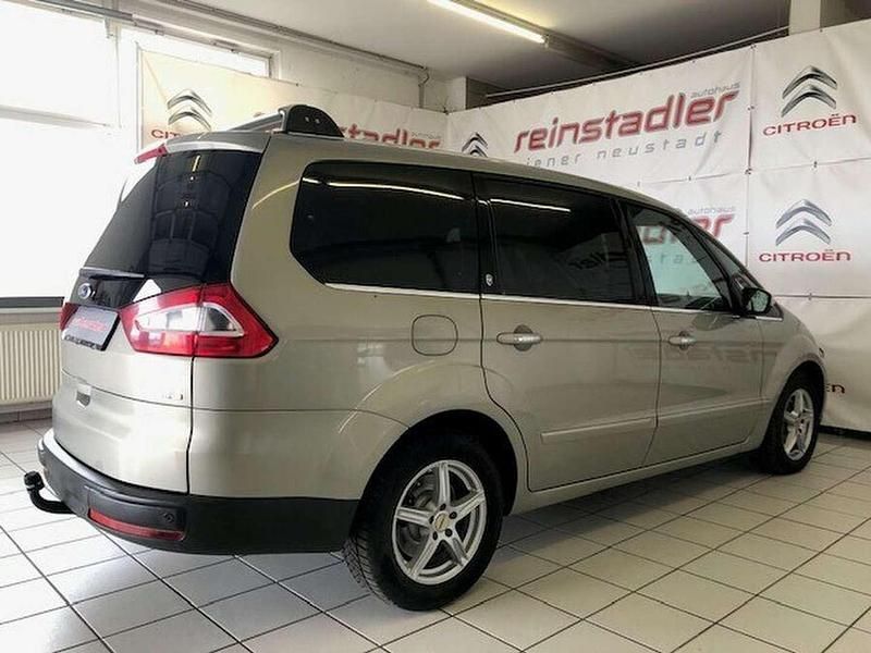 Gebraucht Ford Galaxy Ghia 116 PS (85 kW) 2009 Gold Van / Kleinbus