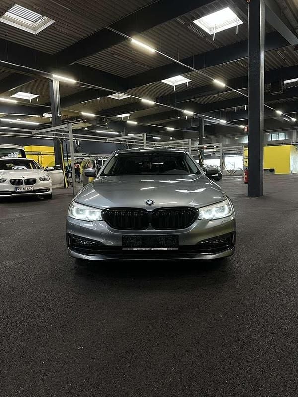 Gebraucht BMW 520 190 PS (139 kW) 2018 Grau Limousine