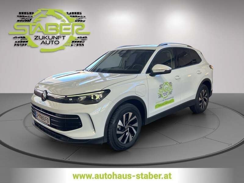 Weiss normal Gebraucht 2025 VW Tiguan SUV | € 46.990 - Bild 1/4