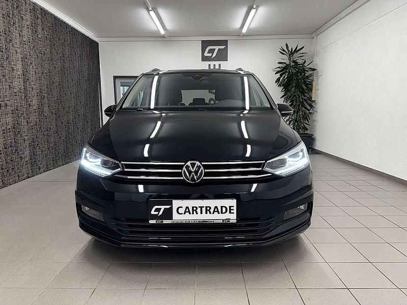 Gebraucht VW Touran Life 150 PS (110 kW) 2025 Schwarz Van / Kleinbus