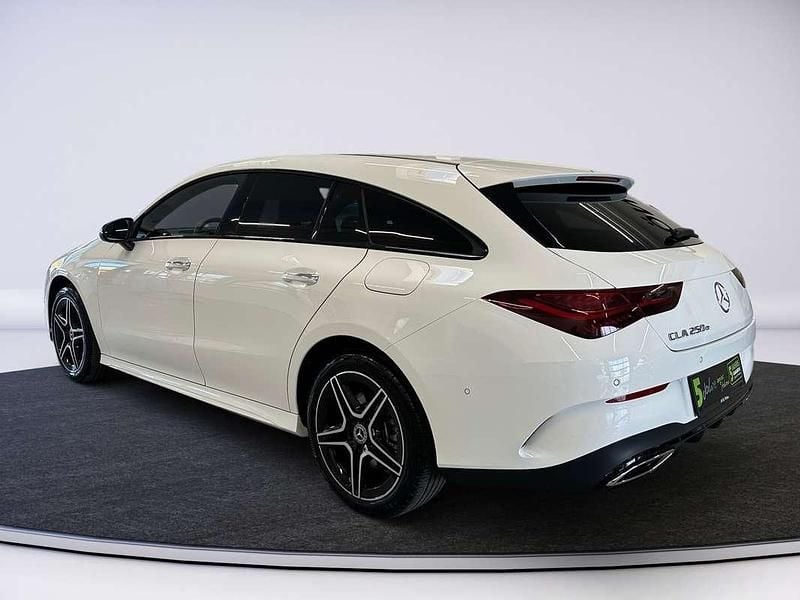 Gebraucht Mercedes CLA250e Shooting Brake AMG line 163 PS (119 kW) 2025 Weiß Kombi