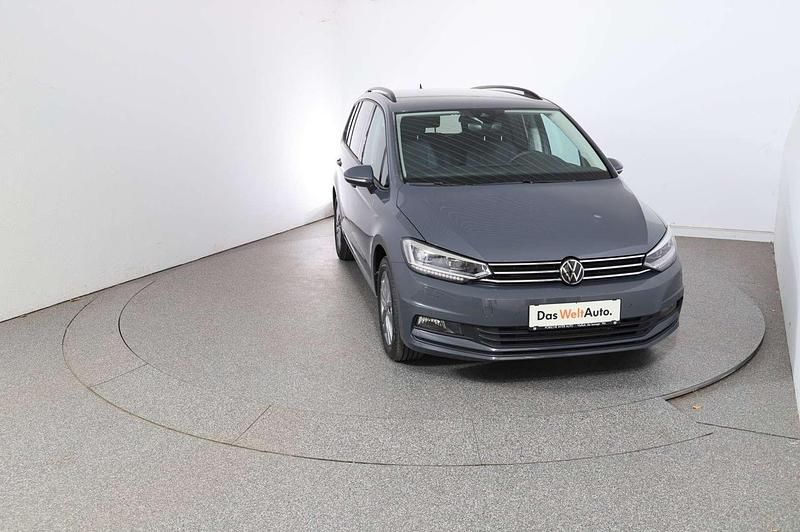 Gebraucht VW Touran 150 PS (110 kW) 2025 Mittelgrau  metallic Van / Kleinbus