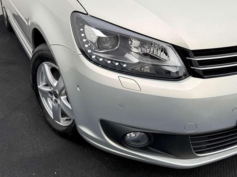 Gebraucht VW Touran 105 PS (77 kW) 2014 Grau Van / Kleinbus